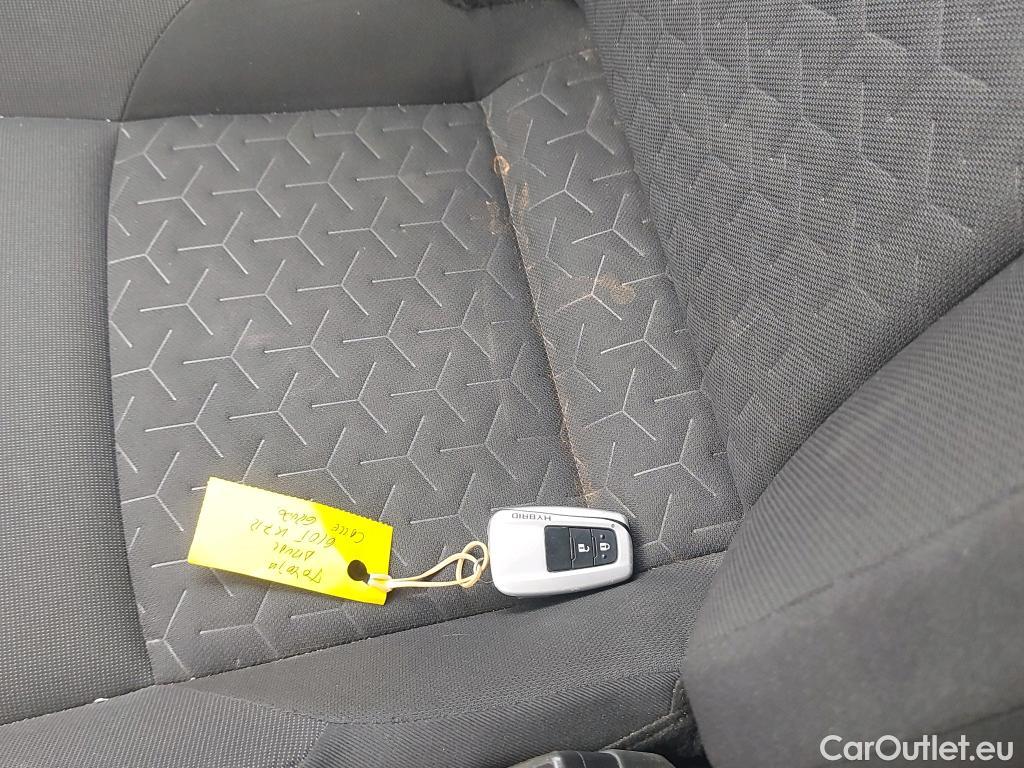  Toyota  Corolla TOYOTA  / 2019 / 5P / berlina con portón 2.0 180H FEEL! E-CVT #1