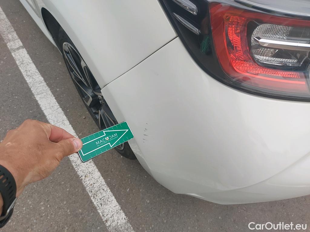  Toyota  Corolla TOYOTA  / 2019 / 5P / berlina con portón 2.0 180H FEEL! E-CVT #24