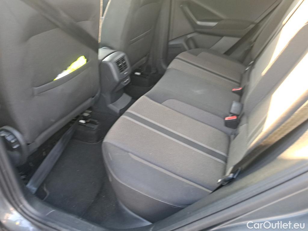  Volkswagen  T-ROC VOLKSWAGEN  / 2017 / 5P / todoterreno Advance R-Line 1.0 TSI 81kW (110CV) #14