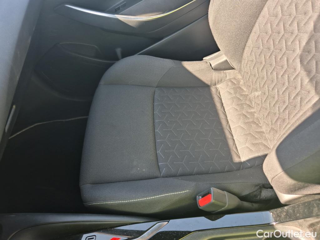  Toyota  Corolla TOYOTA  / 2019 / 5P / berlina con portón 1.8 125H BUSINESS PLUS E-CVT #15