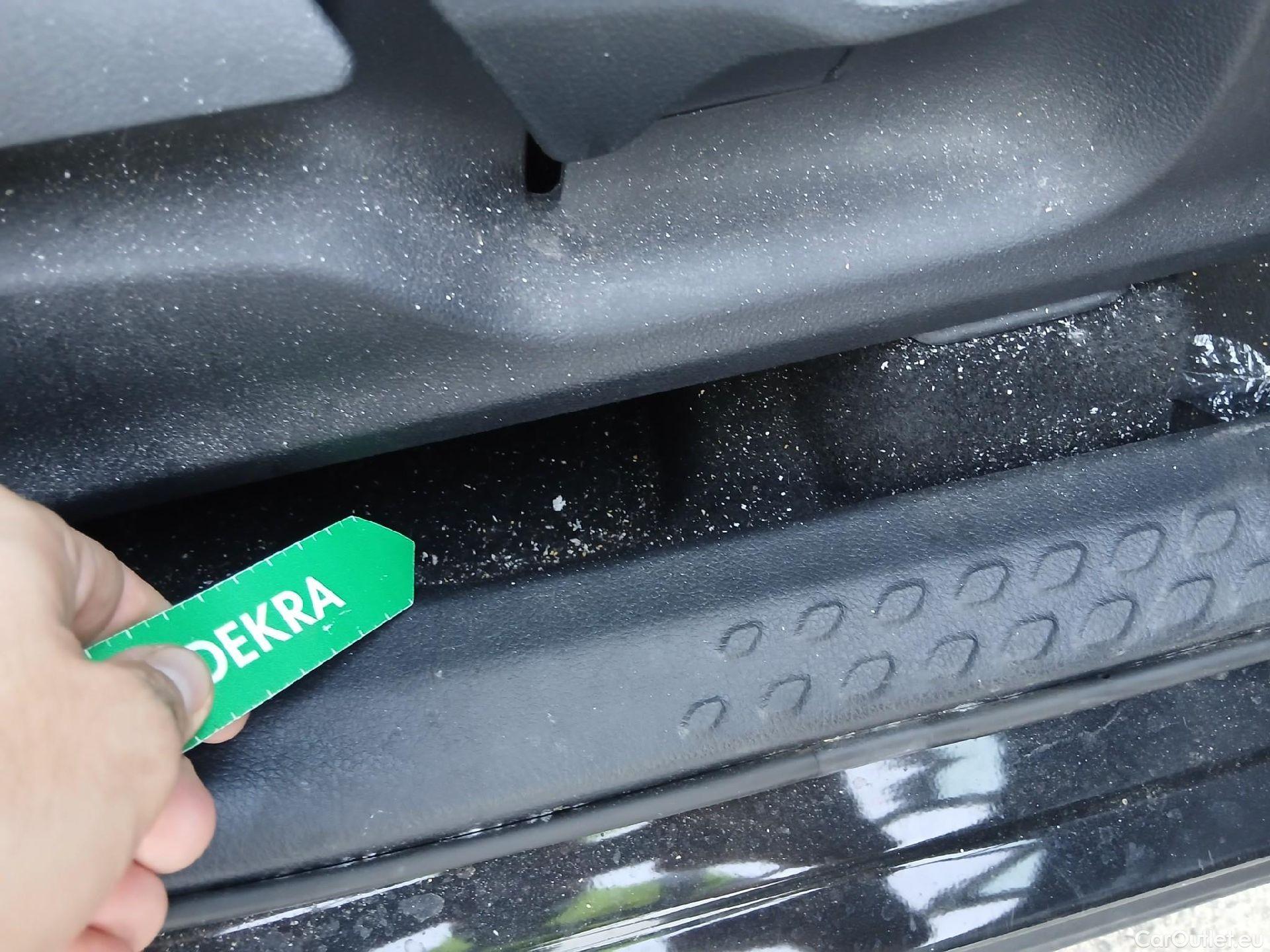  Toyota  C-HR TOYOTA  / 2019 / 5P / todoterreno 1.8 125H Advance #41