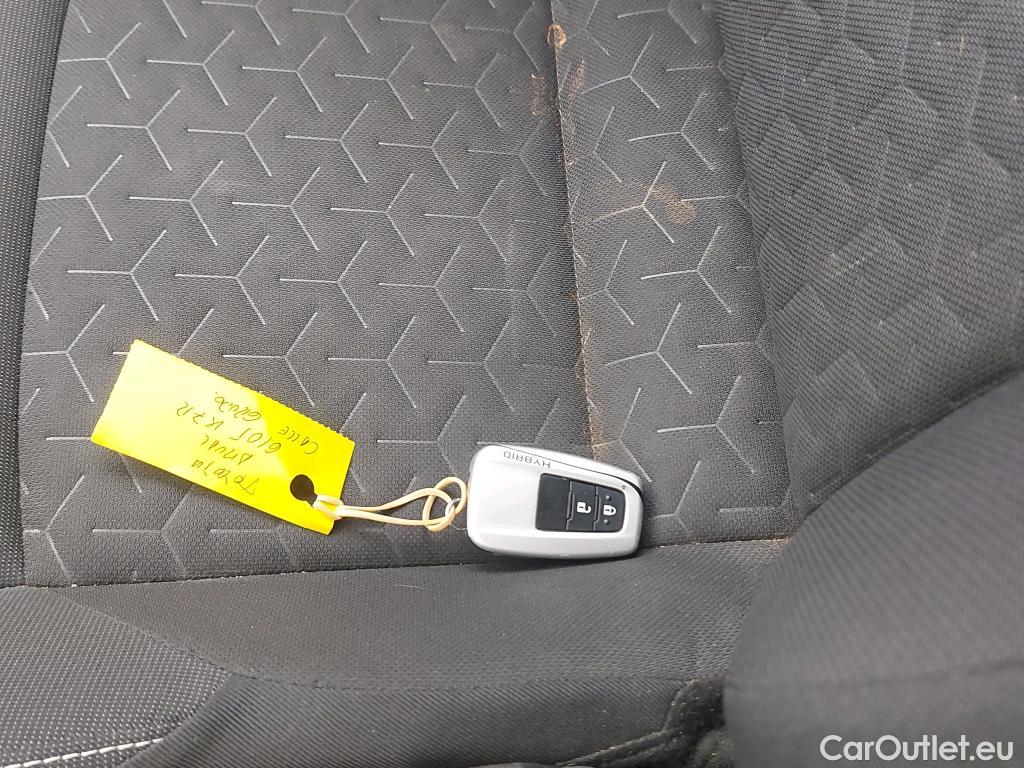  Toyota  Corolla TOYOTA  / 2019 / 5P / berlina con portón 2.0 180H FEEL! E-CVT #2