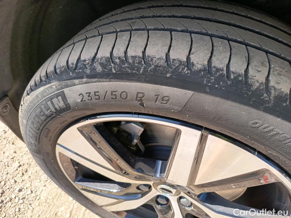  Volvo  XC 40 VOLVO XC40 / 2017 / 5P / todoterreno 1.5 T5 Twin Recharge R-Design Auto #34