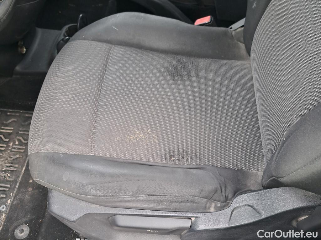  Citroen  Berlingo CITROEN  / 2018 / 4P / combi Talla M BlueHDi 100 LIVE (AC) #23