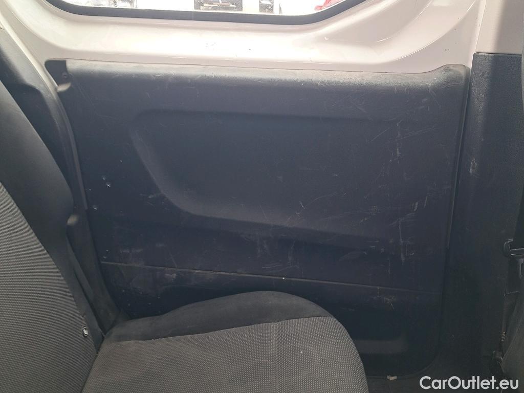 Citroen  Berlingo CITROEN  / 2018 / 4P / combi Talla M BlueHDi 100 LIVE (AC) #35