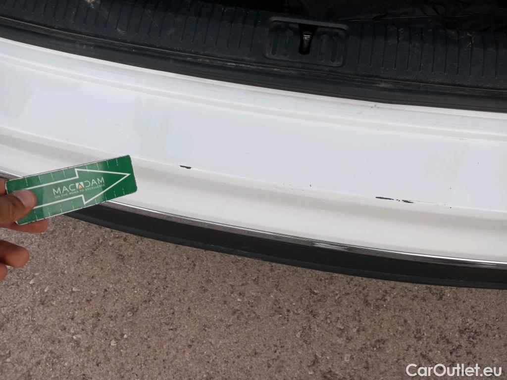  Volkswagen  Tiguan VOLKSWAGEN  / 2020 / 5P / todoterreno Life 2.0 TDI 110kW (150CV) DSG #26