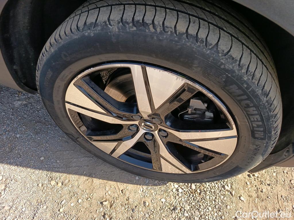  Volvo  XC 40 VOLVO XC40 / 2017 / 5P / todoterreno 1.5 T5 Twin Recharge R-Design Auto #7