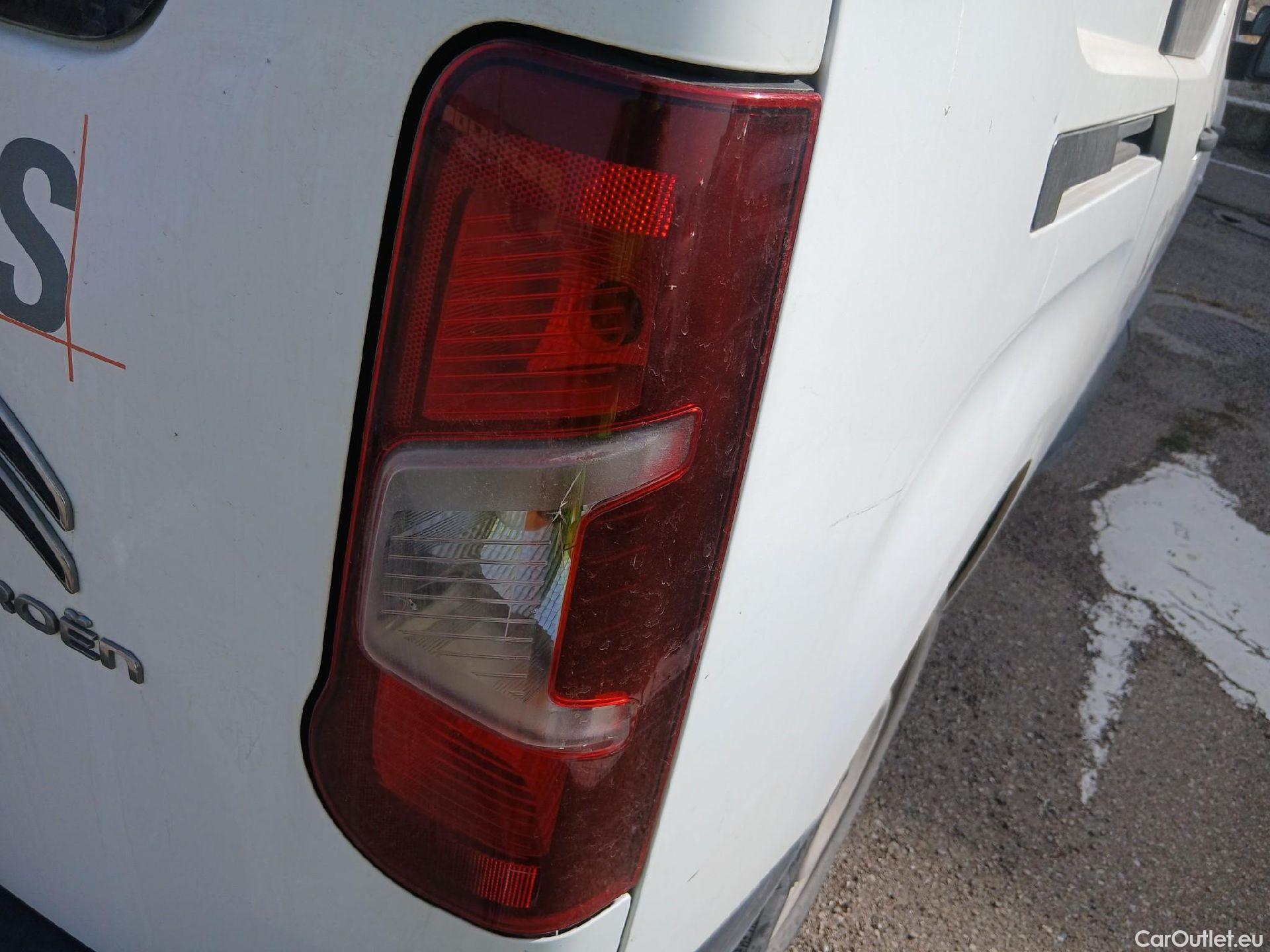  Citroen  Berlingo CITROEN  / 2018 / 5P / furgón derivado de turismo Doble Cab. Talla XL BlueHDi 100 CONTROL #40
