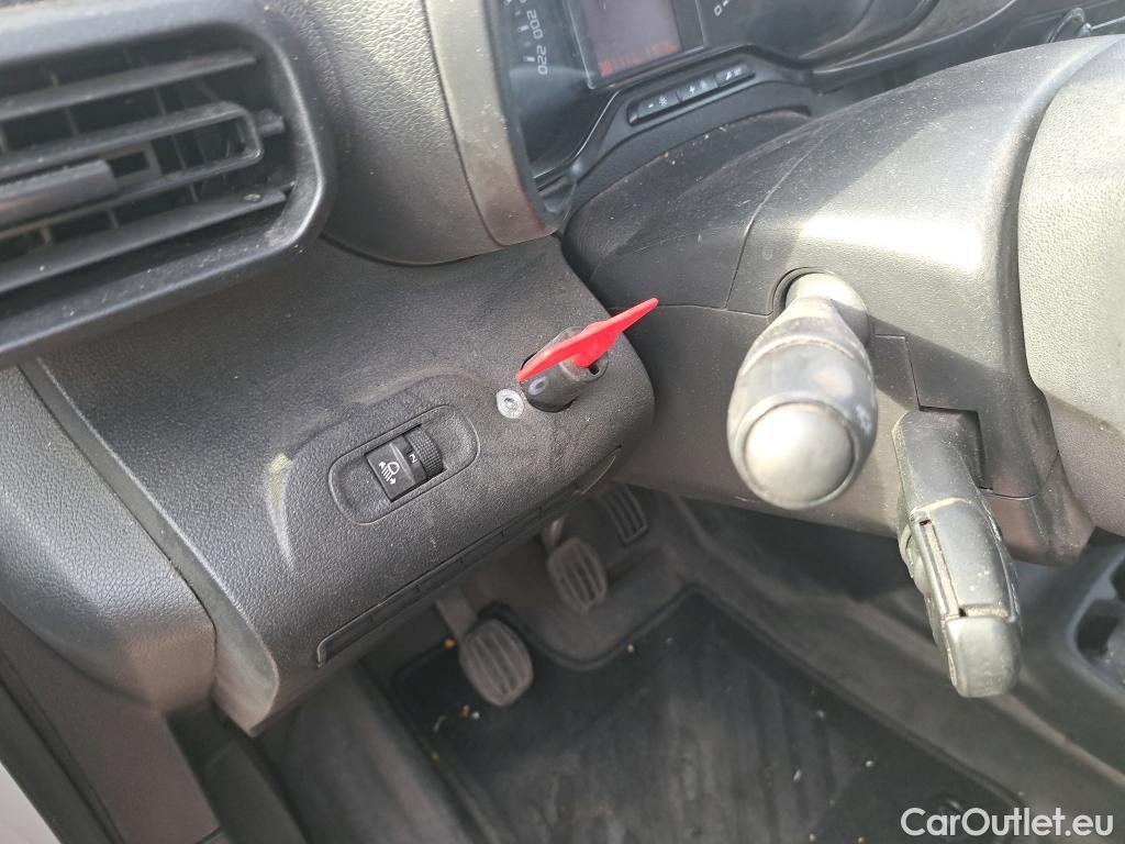  Citroen  Berlingo CITROEN  / 2018 / 5P / furgón derivado de turismo Doble Cab. Talla XL BlueHDi 100 CONTROL #53