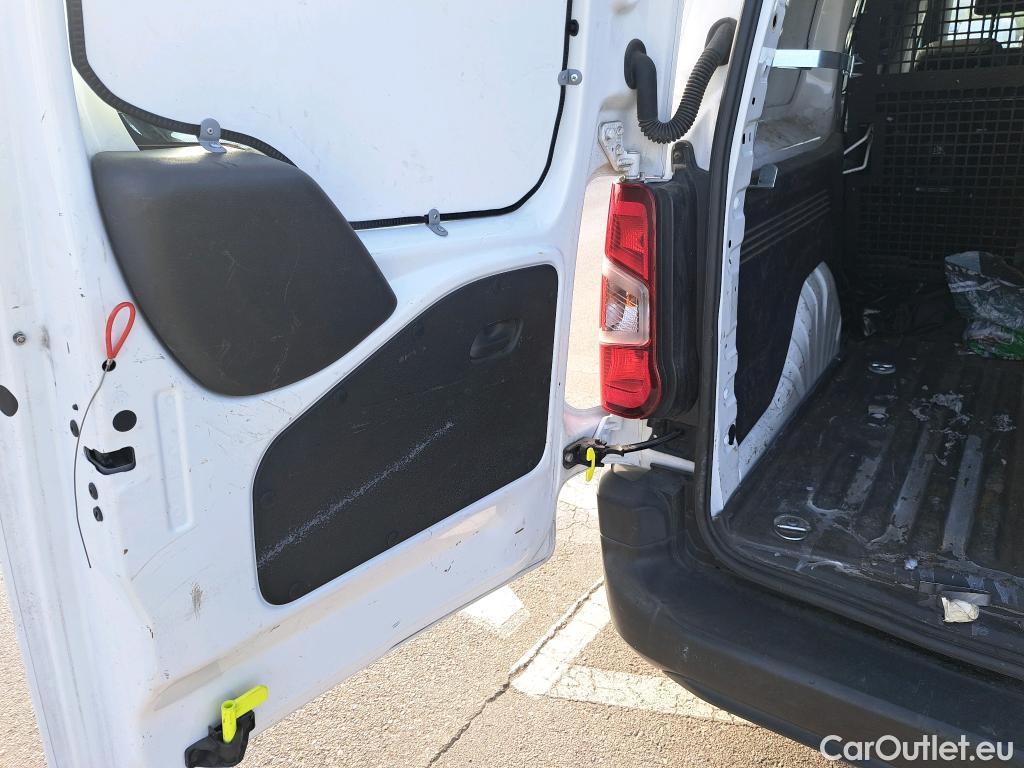  Citroen  Berlingo CITROEN  / 2018 / 5P / furgón derivado de turismo Doble Cab. Talla XL BlueHDi 100 CONTROL #31