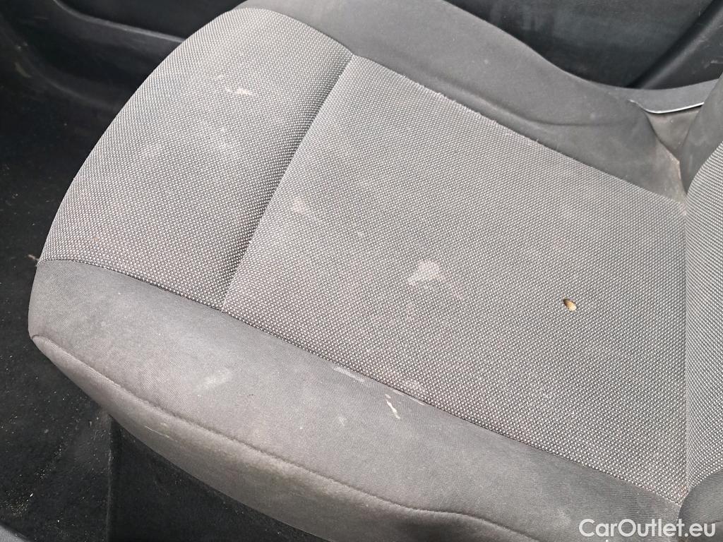  Citroen  Berlingo CITROEN  / 2018 / 4P / combi Talla M BlueHDi 100 LIVE (AC) #25
