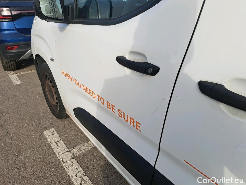  Citroen  Berlingo CITROEN  / 2018 / 5P / furgón derivado de turismo Doble Cab. Talla XL BlueHDi 100 CONTROL #23