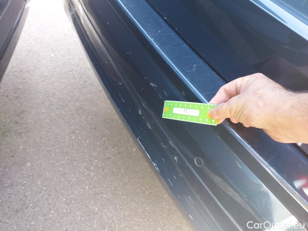  Volvo  XC60 VOLVO  / 2017 / 5P / todoterreno 2.0 B4 D Momentum Pro Auto #29