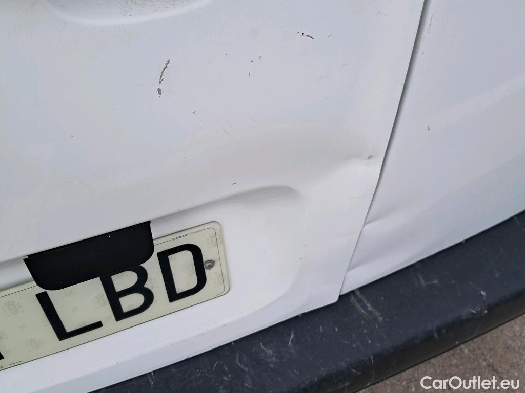  Citroen  Berlingo CITROEN  / 2018 / 4P / combi Talla M BlueHDi 100 LIVE (AC) #10