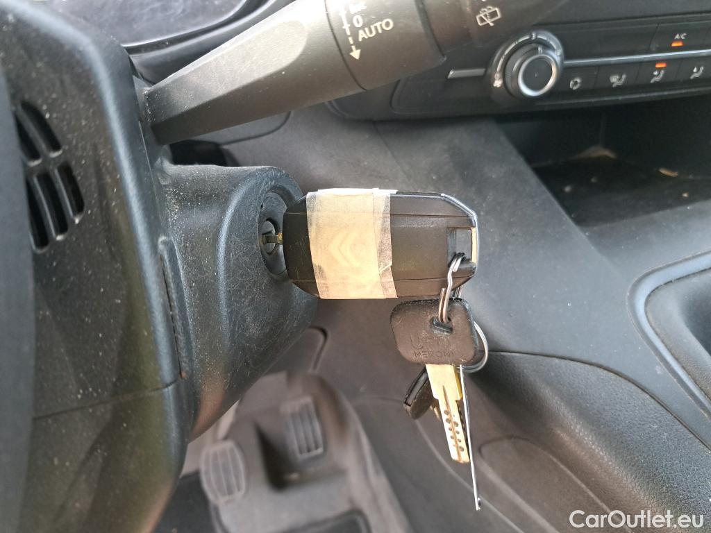  Citroen  Berlingo CITROEN  / 2018 / 5P / furgón derivado de turismo Doble Cab. Talla XL BlueHDi 100 CONTROL #13