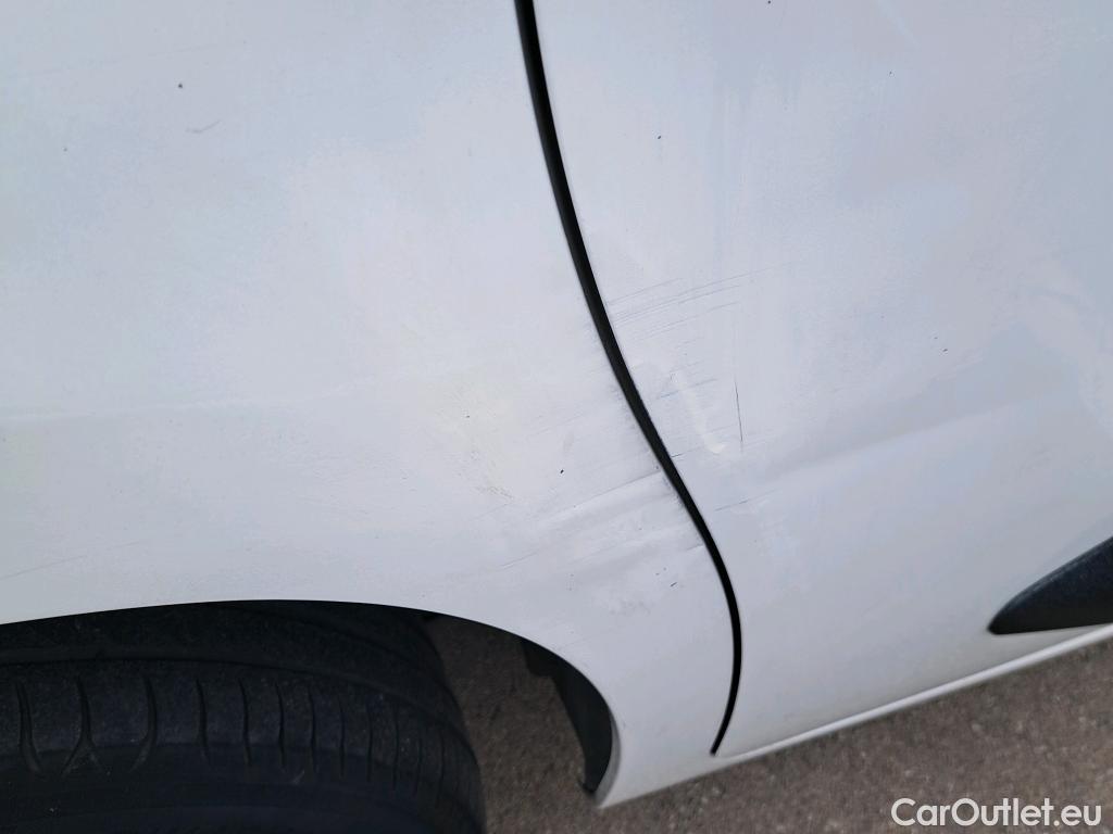  Citroen  Berlingo CITROEN  / 2018 / 4P / combi Talla M BlueHDi 100 LIVE (AC) #8