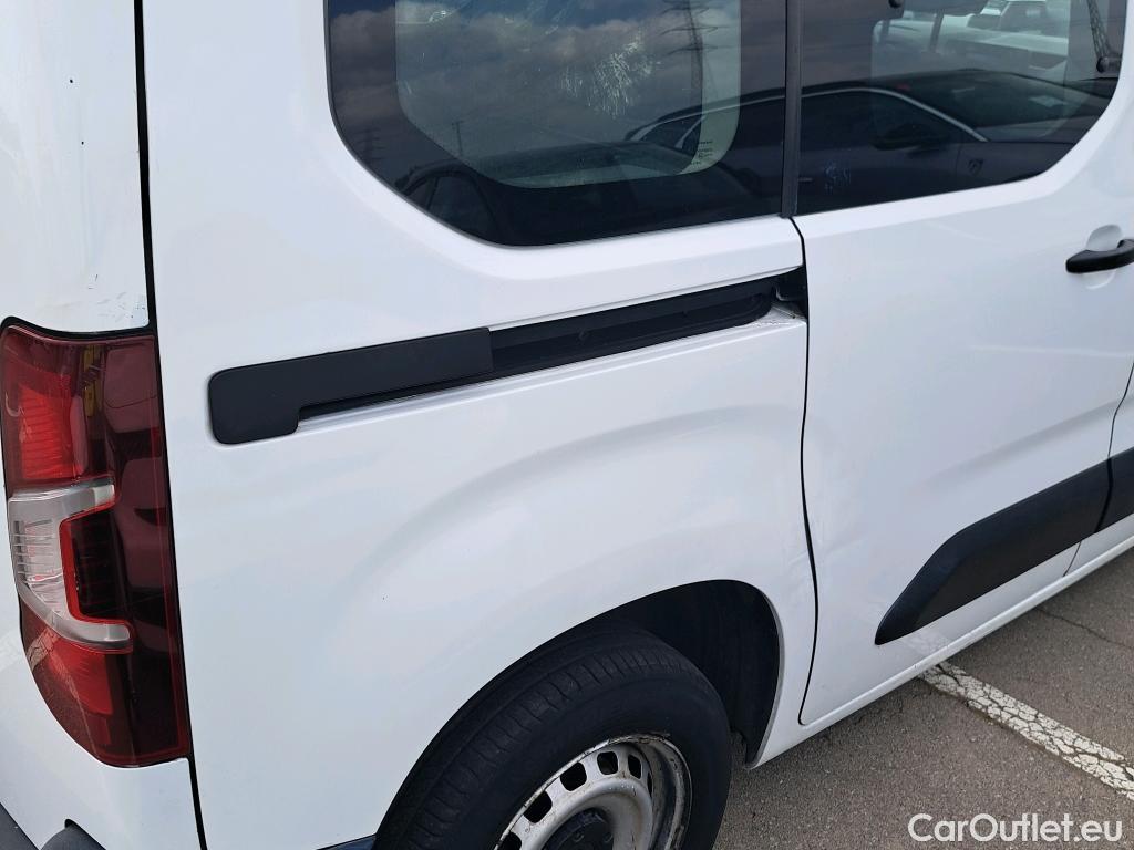  Citroen  Berlingo CITROEN  / 2018 / 4P / combi Talla M BlueHDi 100 LIVE (AC) #7
