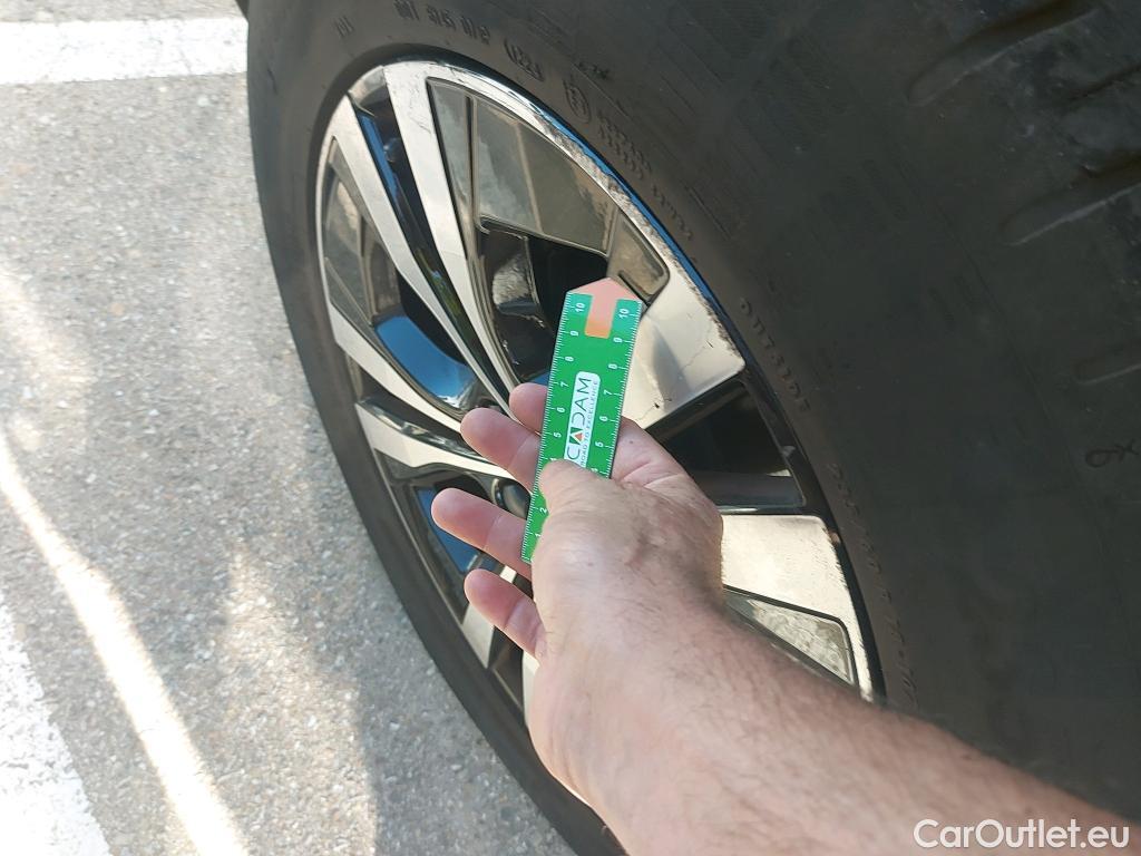  Volvo  XC60 VOLVO  / 2017 / 5P / todoterreno 2.0 B4 D Momentum Pro Auto #14