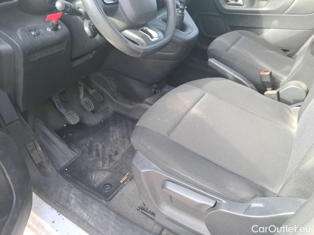  Citroen  Berlingo CITROEN  / 2018 / 5P / furgón derivado de turismo Doble Cab. Talla XL BlueHDi 100 CONTROL #33