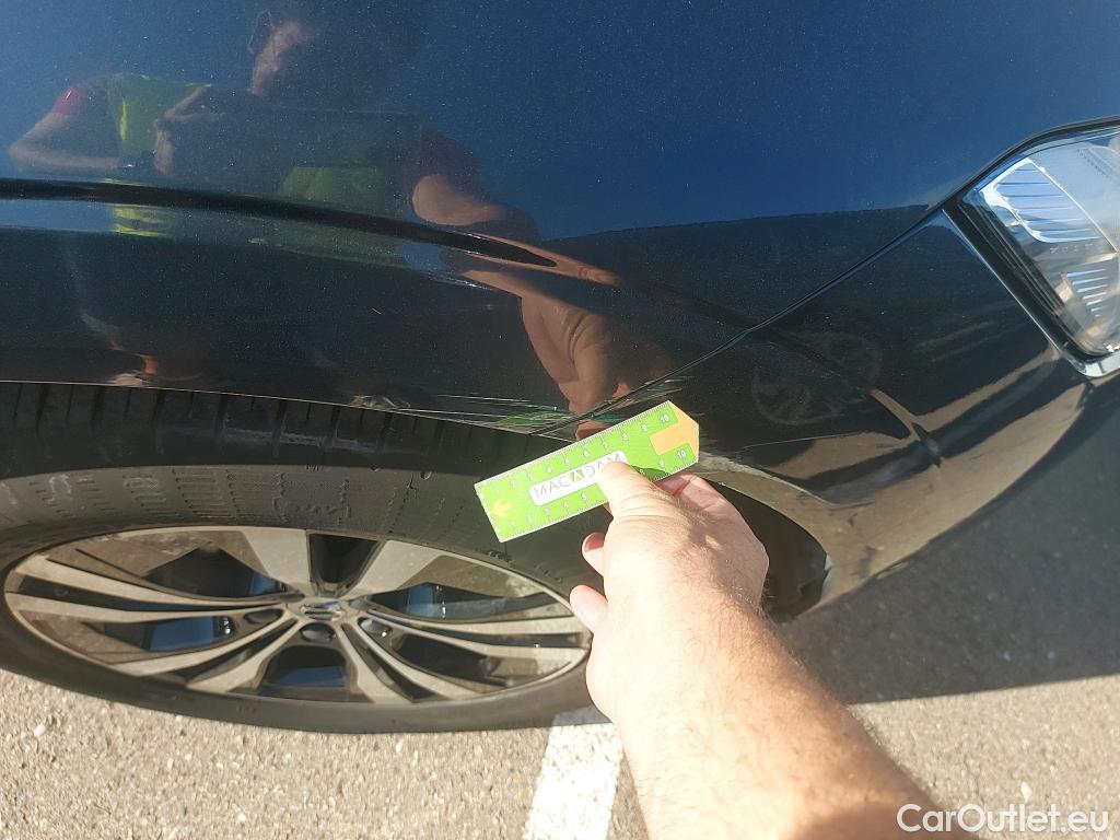  Volvo  XC60 VOLVO  / 2017 / 5P / todoterreno 2.0 B4 D Momentum Pro Auto #24