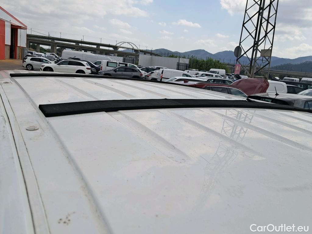  Citroen  Berlingo CITROEN  / 2018 / 4P / combi Talla M BlueHDi 100 LIVE (AC) #12