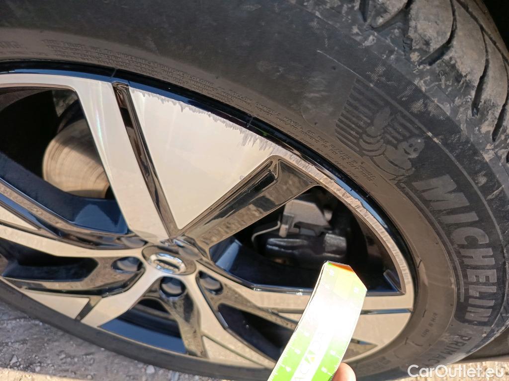  Volvo  XC 40 VOLVO XC40 / 2017 / 5P / todoterreno 1.5 T5 Twin Recharge R-Design Auto #8