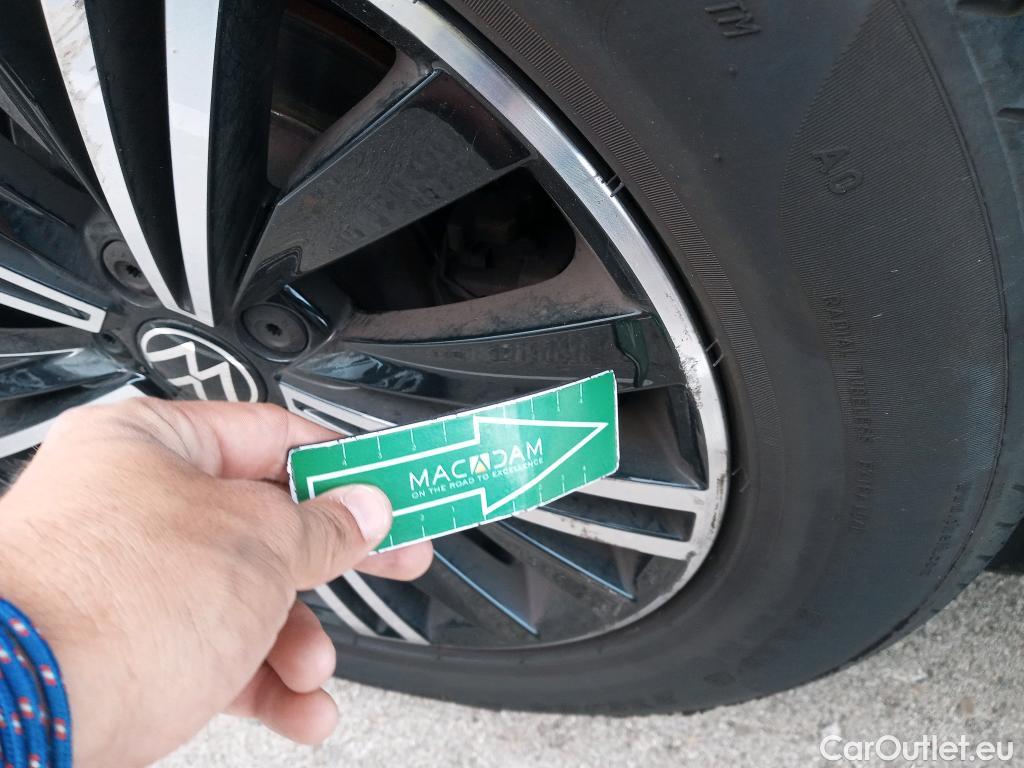  Volkswagen  Tiguan VOLKSWAGEN  / 2020 / 5P / todoterreno Life 2.0 TDI 110kW (150CV) DSG #7
