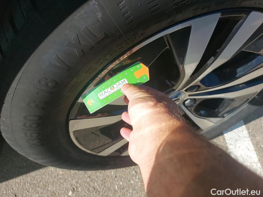  Volvo  XC60 VOLVO  / 2017 / 5P / todoterreno 2.0 B4 D Momentum Pro Auto #16