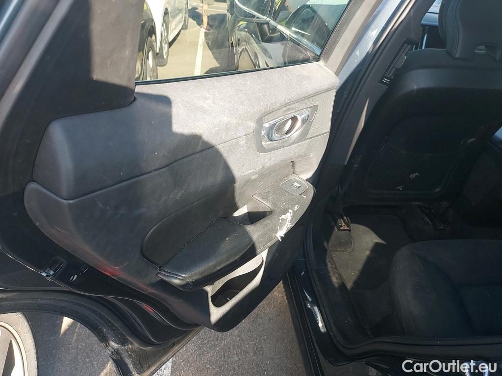  Volvo  XC60 VOLVO  / 2017 / 5P / todoterreno 2.0 B4 D Momentum Pro Auto #1