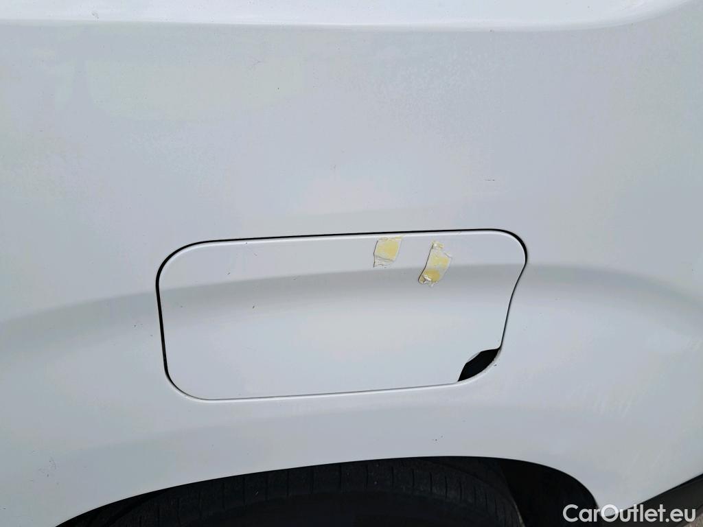  Citroen  Berlingo CITROEN  / 2018 / 4P / combi Talla M BlueHDi 100 LIVE (AC) #42