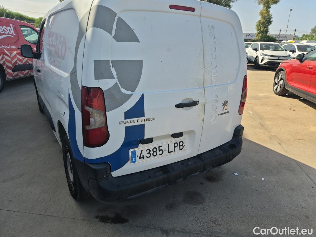  Peugeot  Partner PEUGEOT  / 2018 / 3P / furgón derivado de turismo Pro Standard 600kg BlueHDi 73kW #31