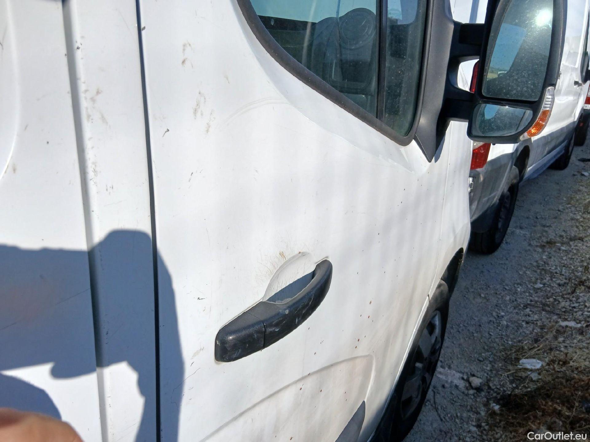  Nissan  NV400 NISSAN  / 2011 / 4P / furgón L2H2 3,5T 2.3dCi EU6 96kW FWD BASIC #32