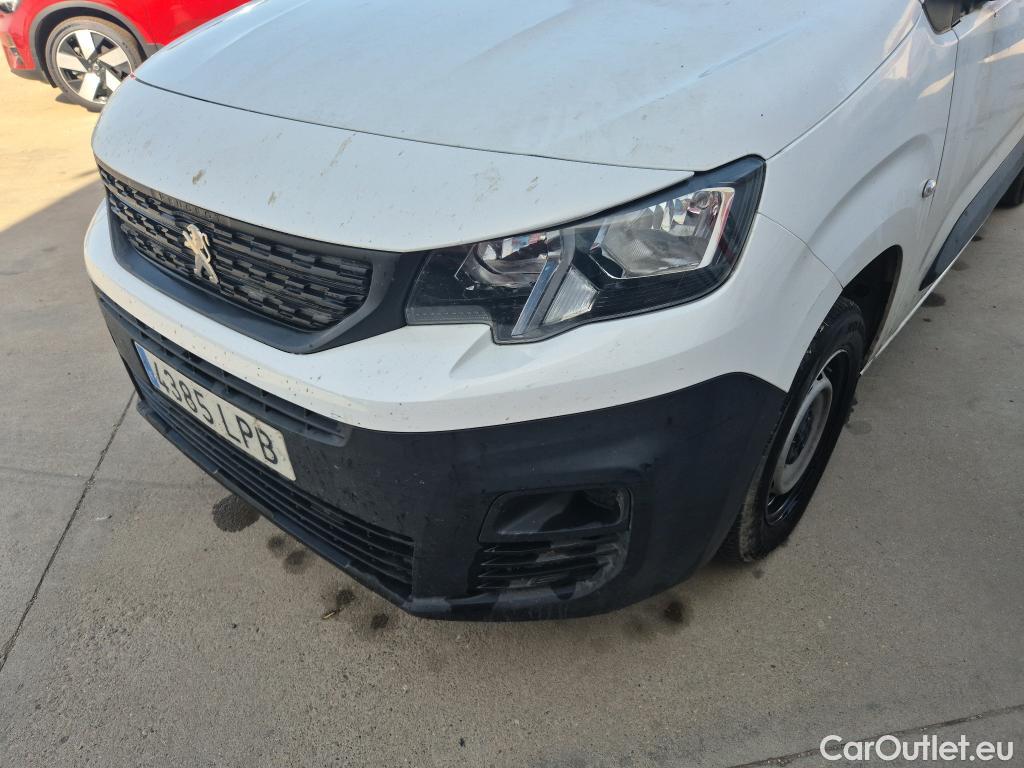  Peugeot  Partner PEUGEOT  / 2018 / 3P / furgón derivado de turismo Pro Standard 600kg BlueHDi 73kW #38