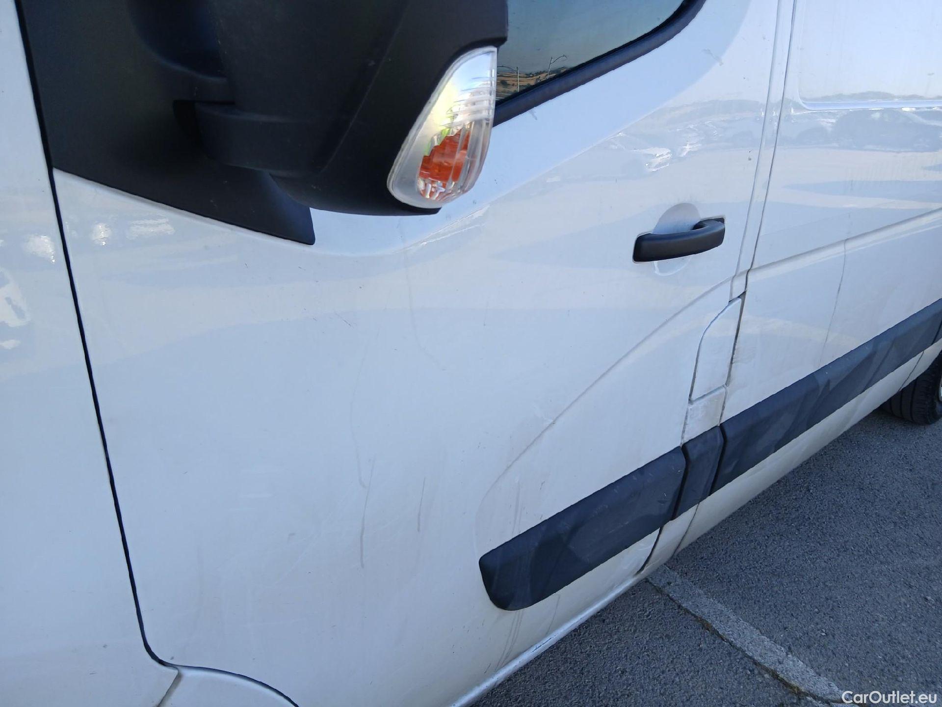  Nissan  NV400 NISSAN  / 2011 / 4P / furgón L2H2 3,5T 2.3dCi EU6 96kW FWD BASIC #12