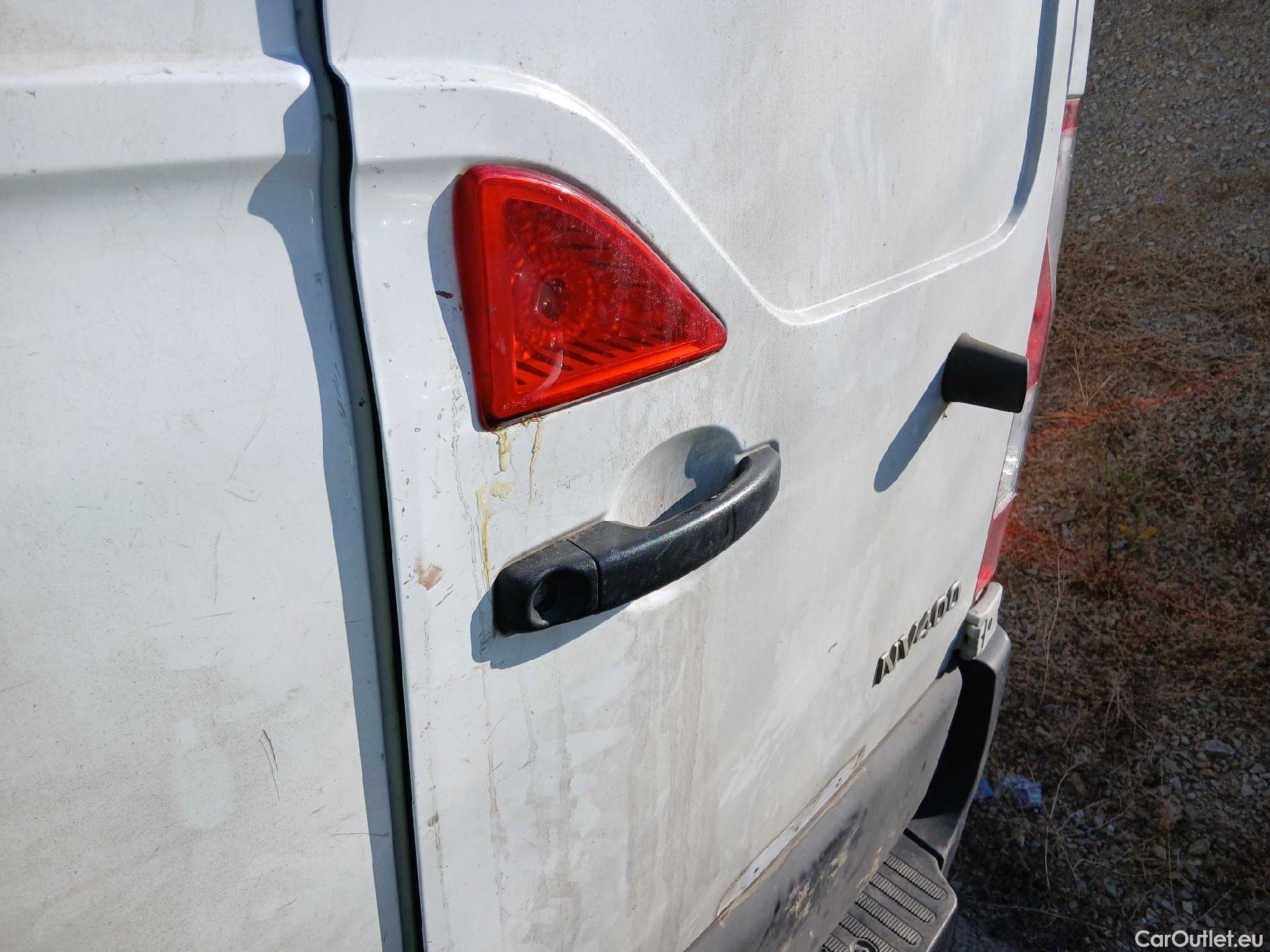  Nissan  NV400 NISSAN  / 2011 / 4P / furgón L2H2 3,5T 2.3dCi EU6 96kW FWD BASIC #24