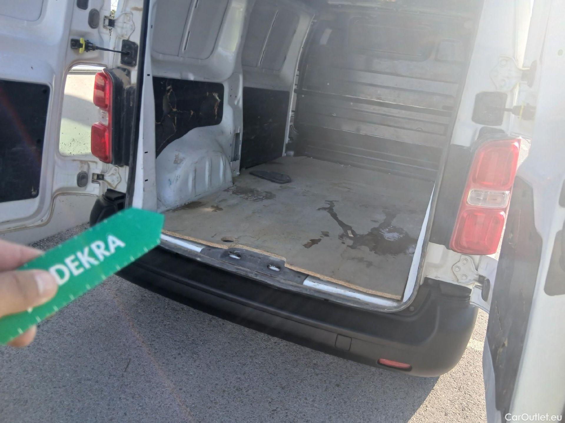  Opel  Vivaro OPEL  / 2019 / 4P / furgón 1.5 Diésel 74kW (100CV) M Std Express (AC2) #2