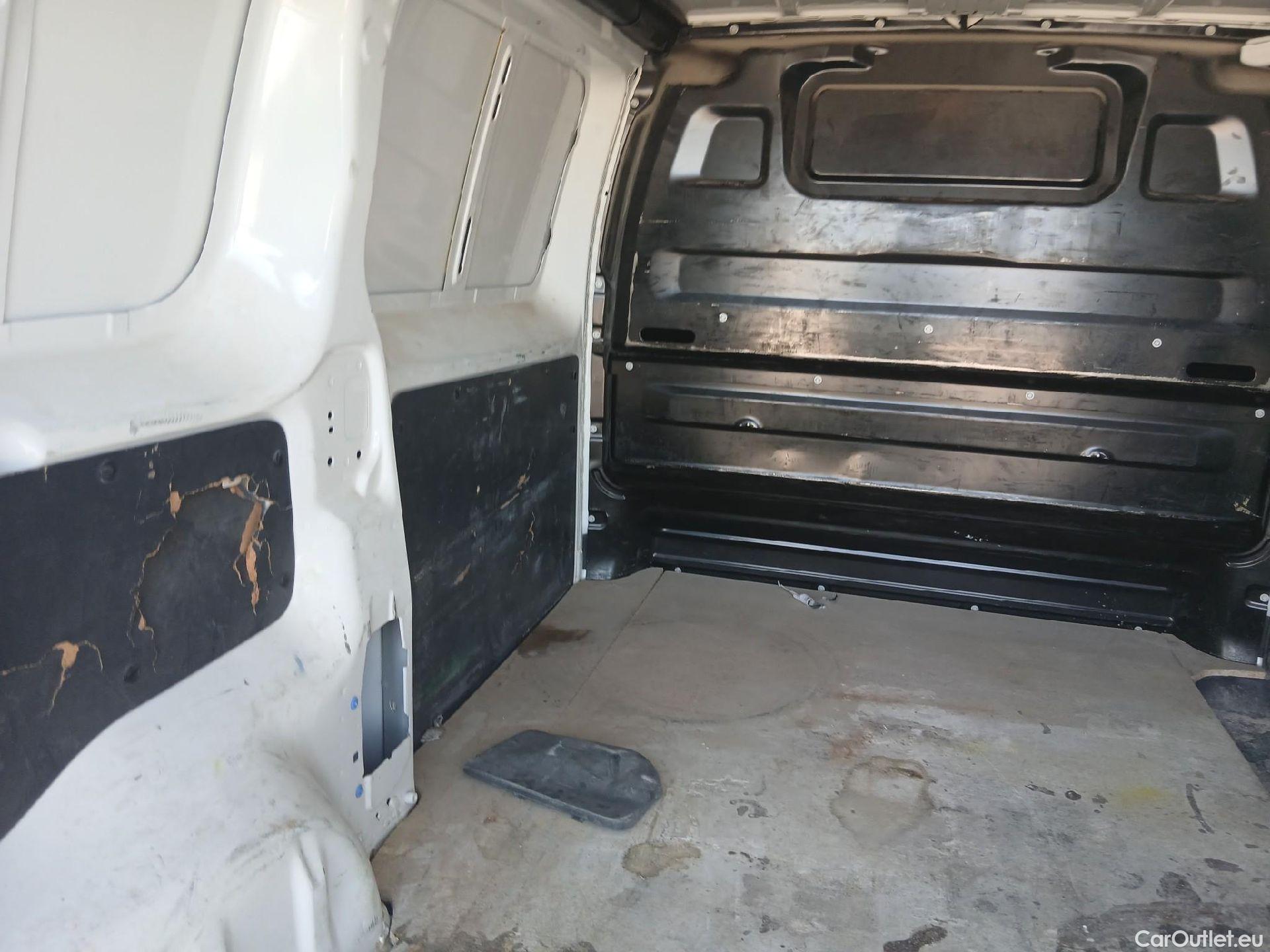  Opel  Vivaro OPEL  / 2019 / 4P / furgón 1.5 Diésel 74kW (100CV) M Std Express (AC2) #10