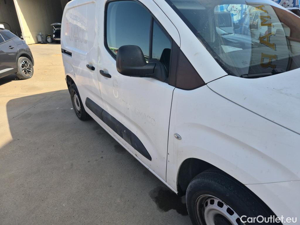  Peugeot  Partner PEUGEOT  / 2018 / 3P / furgón derivado de turismo Pro Standard 600kg BlueHDi 73kW #33