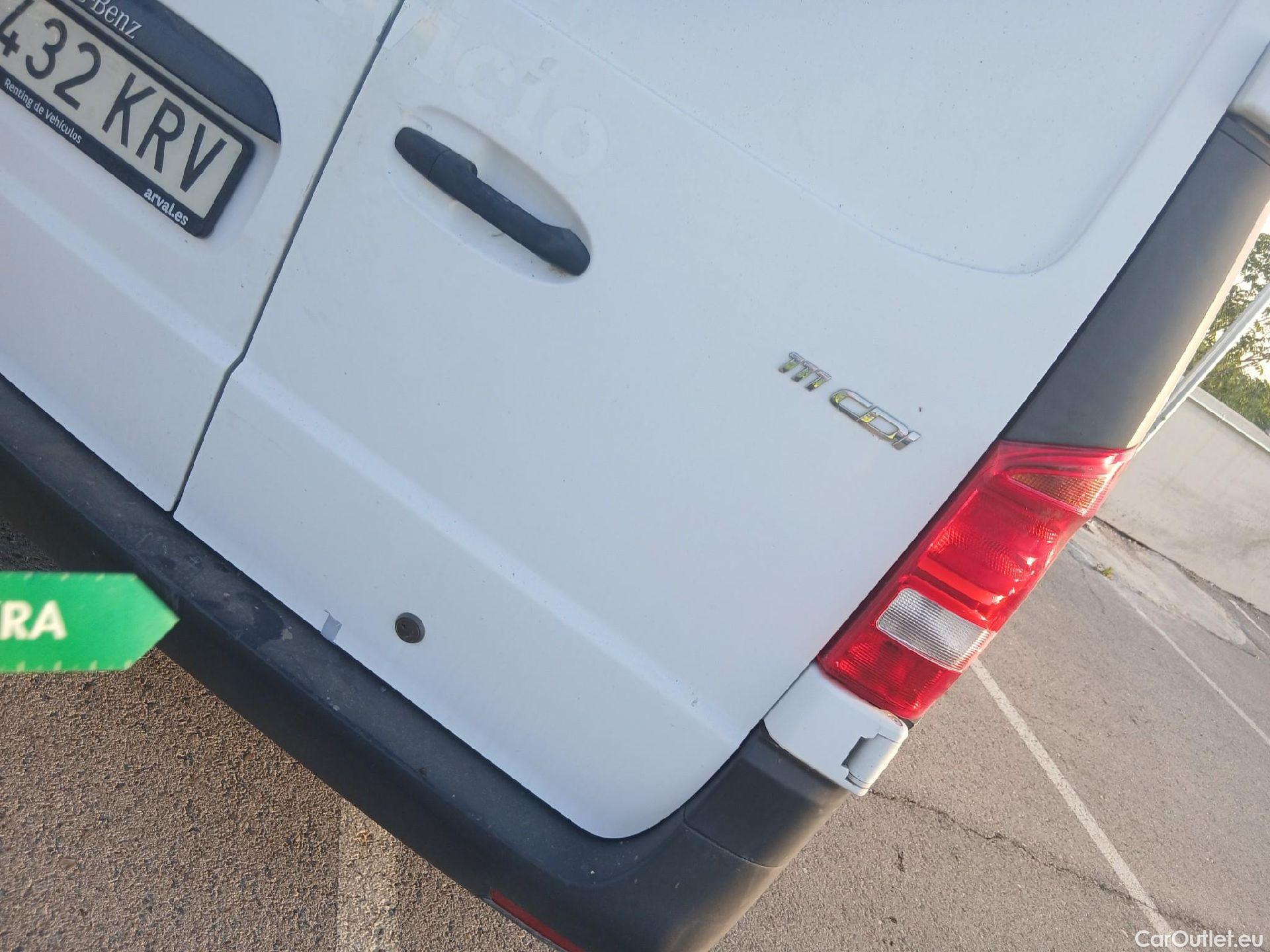  Mercedes  Vito MERCEDES-BENZ  / 2014 / 4P / furgón 111 CDI Larga #21