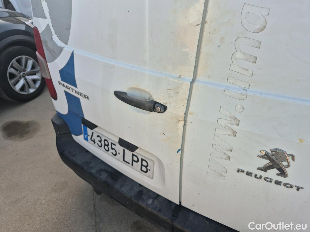  Peugeot  Partner PEUGEOT  / 2018 / 3P / furgón derivado de turismo Pro Standard 600kg BlueHDi 73kW #16