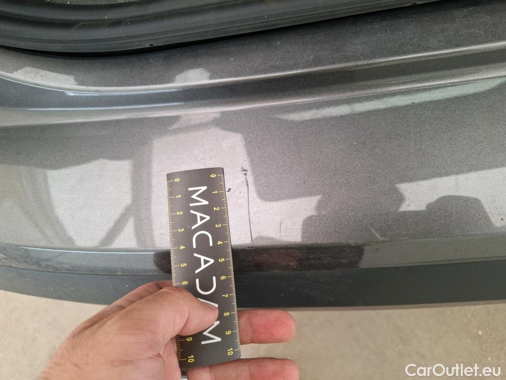  Citroen  C4  Berline Feel 1.2 PureTech 130CV BVA8 6E #4