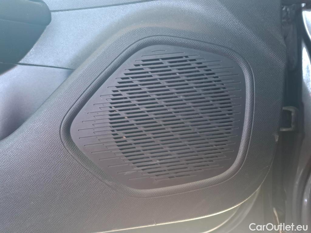  Citroen  C4  Berline Feel 1.2 PureTech 130CV BVA8 6E #49