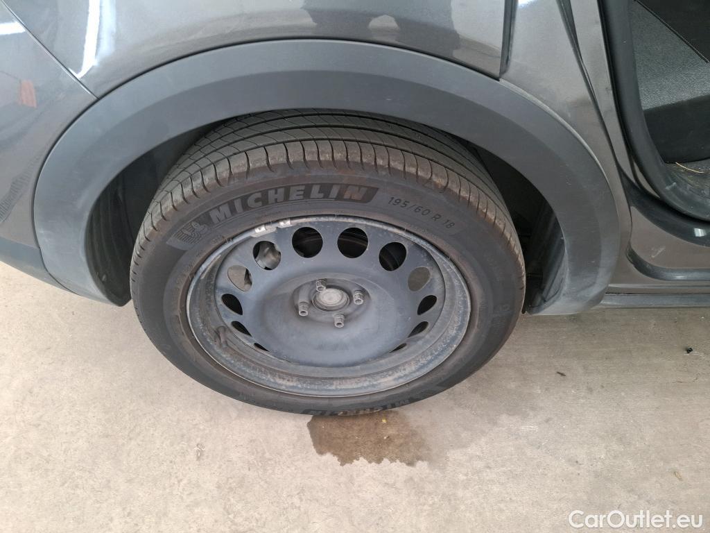  Citroen  C4  Berline Feel 1.2 PureTech 130CV BVA8 6E #35