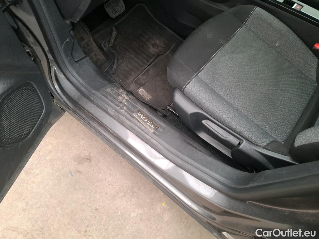  Citroen  C4  Berline Feel 1.2 PureTech 130CV BVA8 6E #33
