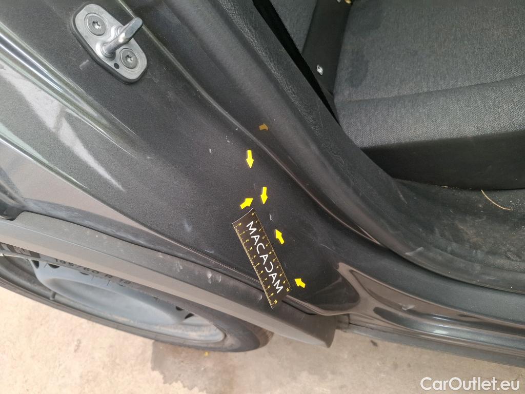  Citroen  C4  Berline Feel 1.2 PureTech 130CV BVA8 6E #24
