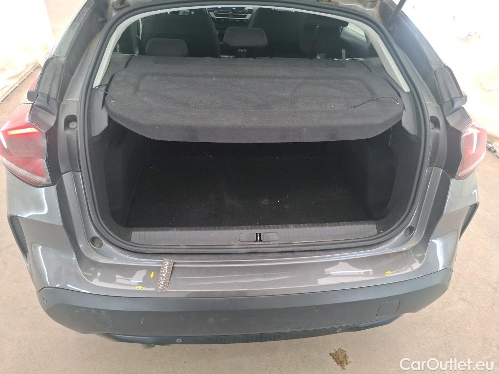  Citroen  C4  Berline Feel 1.2 PureTech 130CV BVA8 6E #1