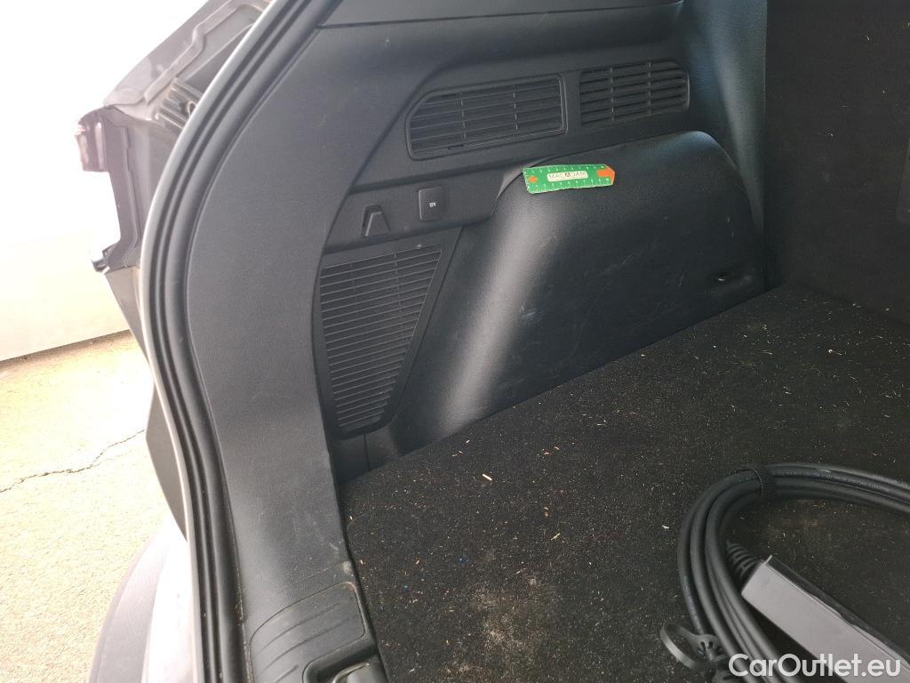  Ford  Kuga FORD  / 2019 / 5P / SUV 2.5 Dur 225 hybrid PHEV Pshift Titanium #61