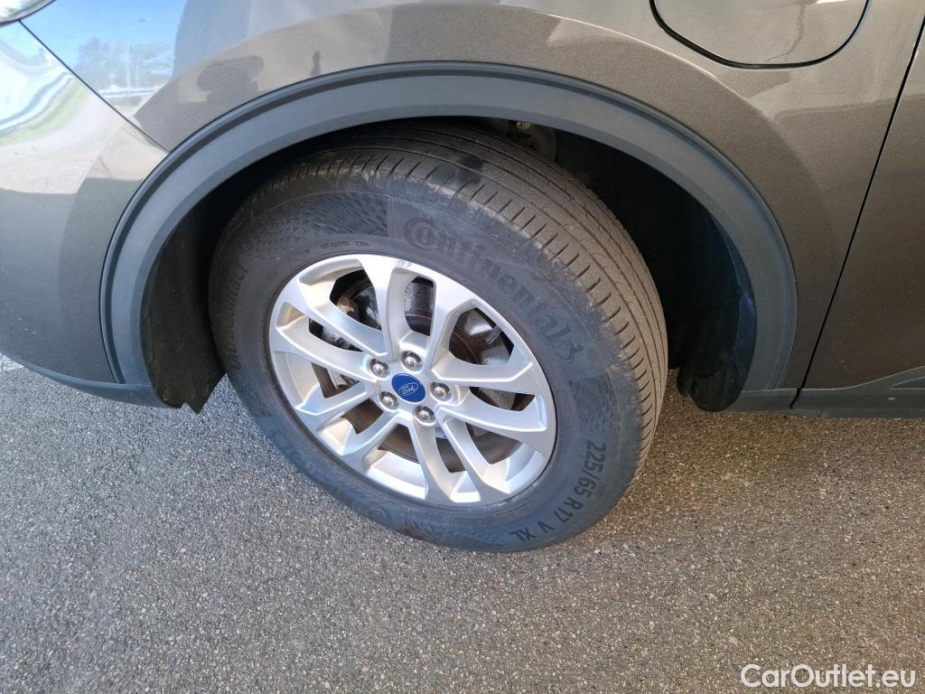  Ford  Kuga FORD  / 2019 / 5P / SUV 2.5 Dur 225 hybrid PHEV Pshift Titanium #5
