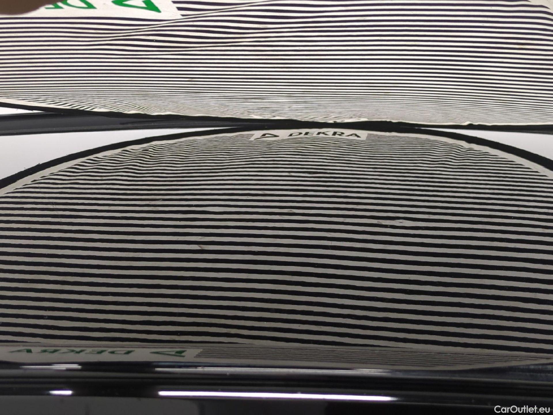  Bmw  Serie 3 BMW Série 3 Touring / 2022 / 5P / Break 320e 204ch Business Design BVA8 Hybride #18