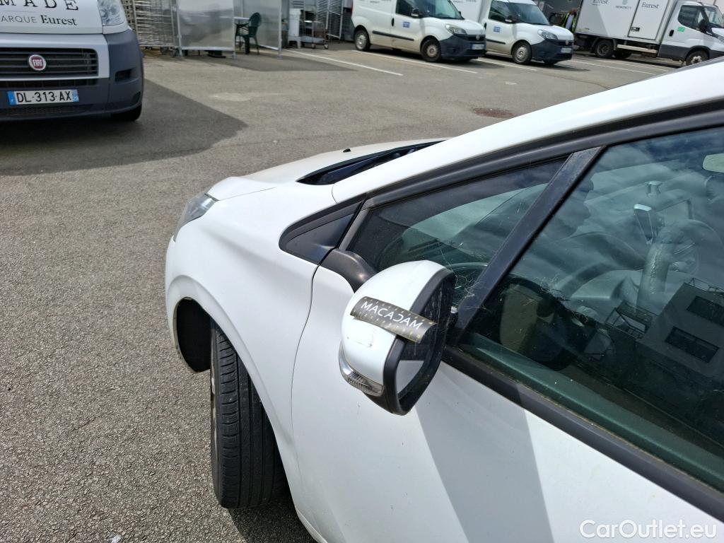  Peugeot  208  Affaire Premium 1.5 HDi 100CV BVM5 E6dT #46